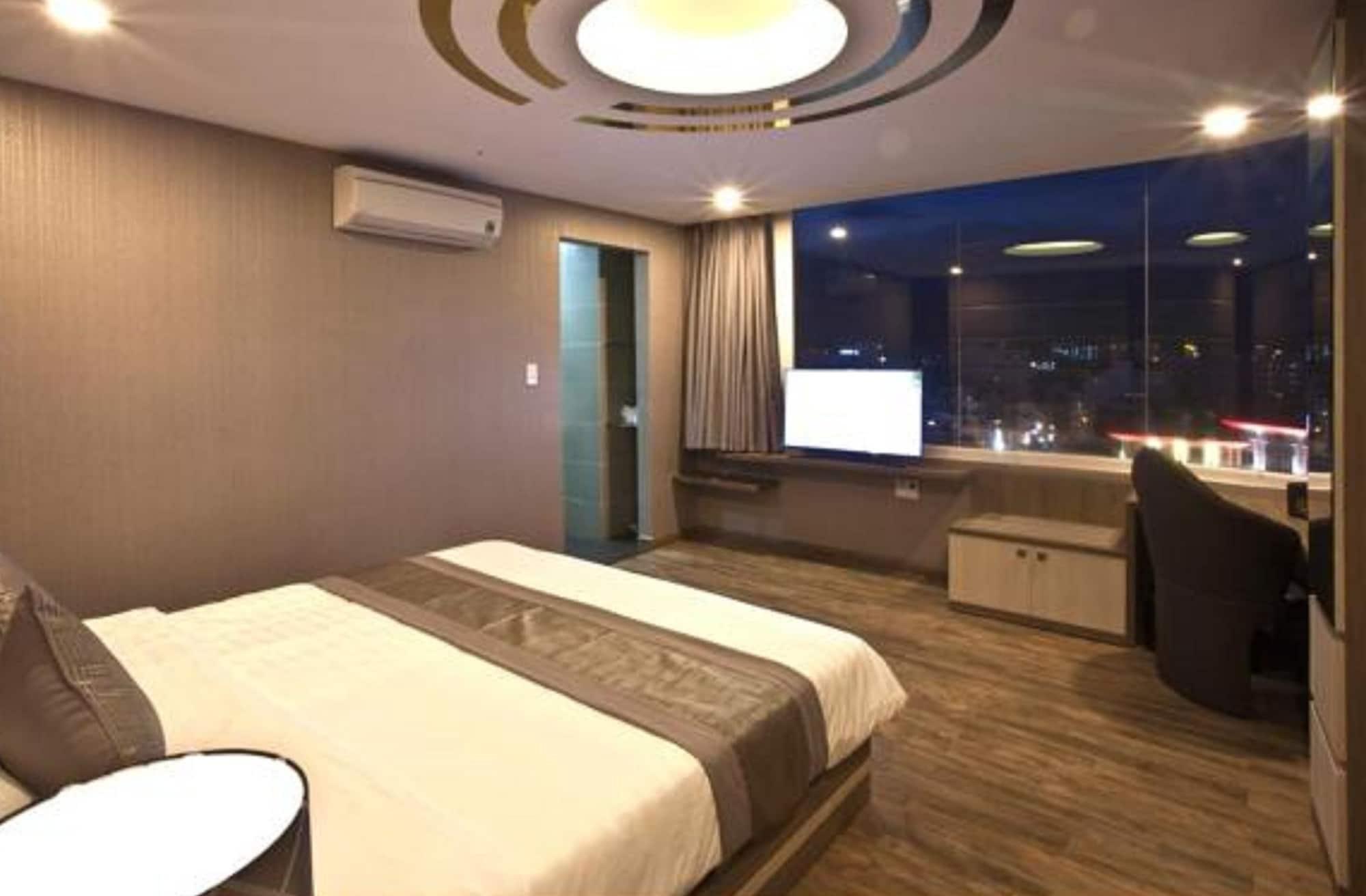 New Sun Hotel Να Τρανγκ Εξωτερικό φωτογραφία