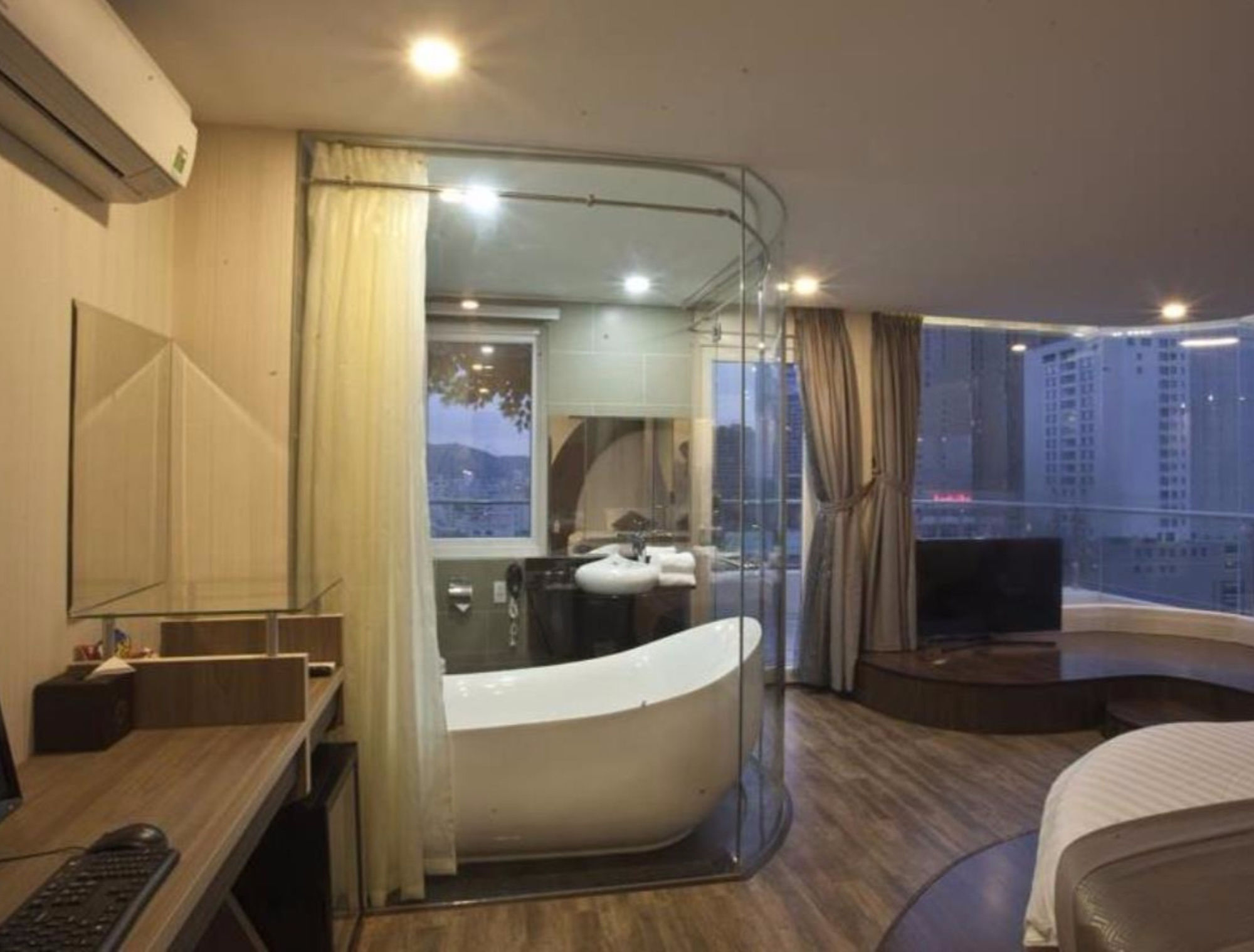New Sun Hotel Να Τρανγκ Εξωτερικό φωτογραφία
